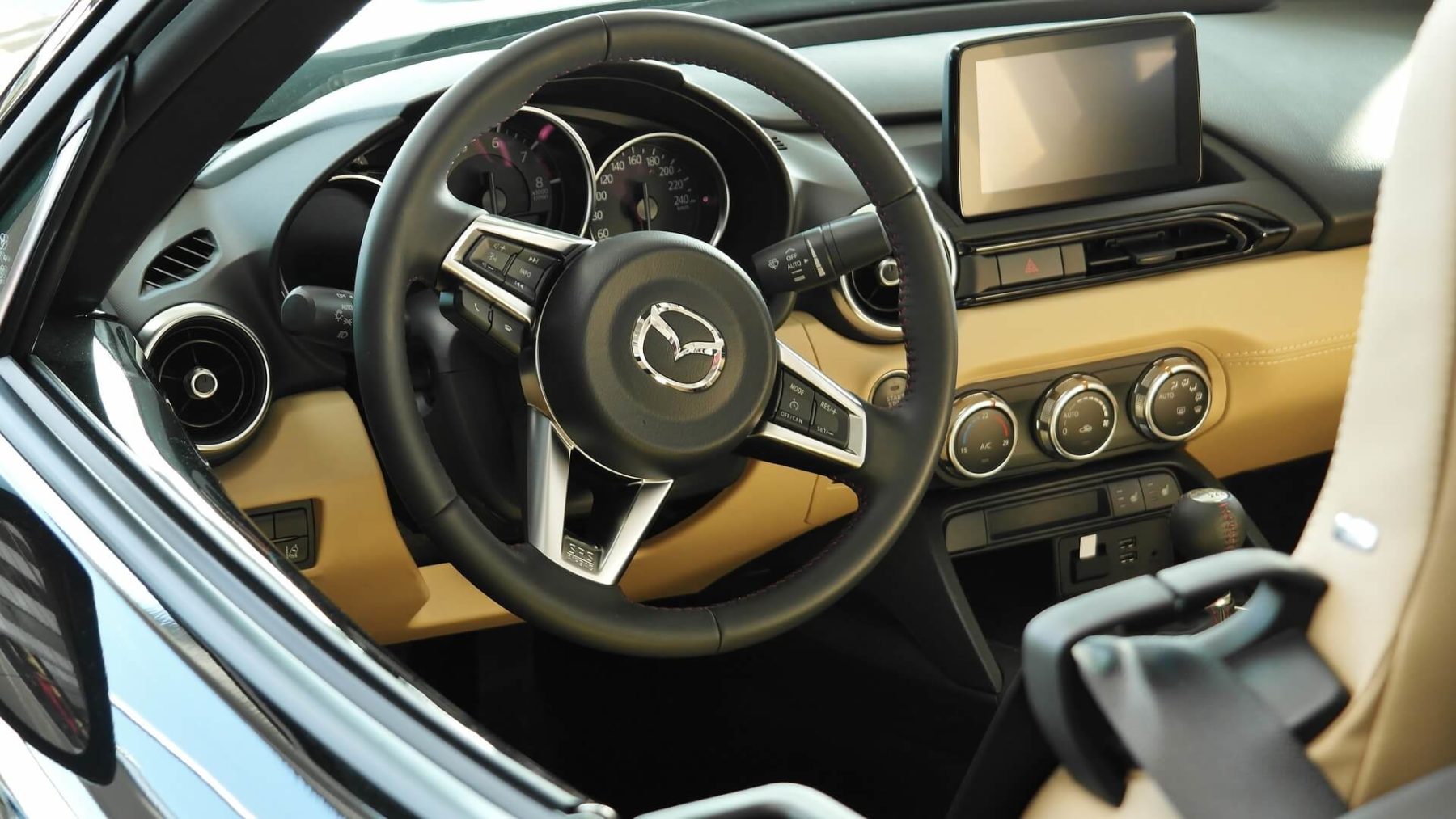 Innenraum Mazda mit Lenkrad
