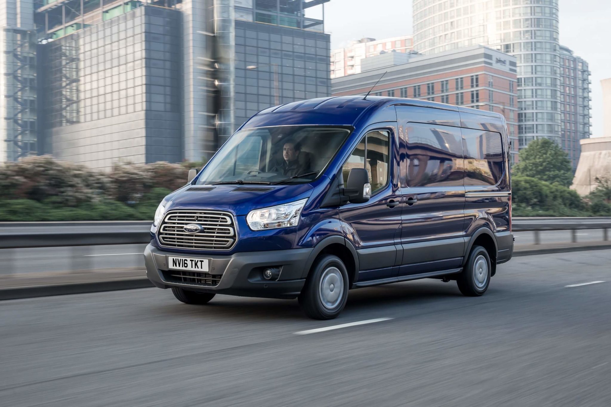 Ford Transit Kombi 350 L2H3 Trend Leasing für 75 Euro im Monat netto [inkl. Service