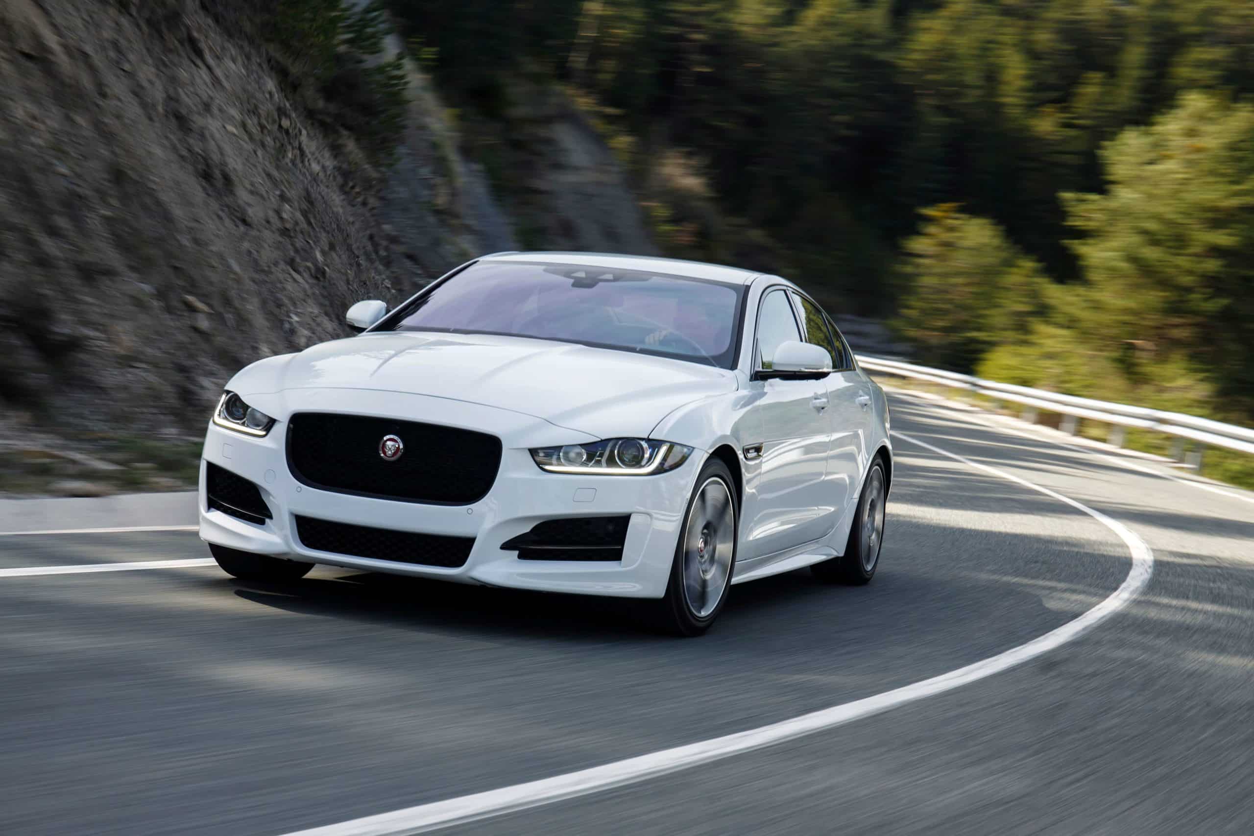 Jaguar XE P250 R-Dynamic SE