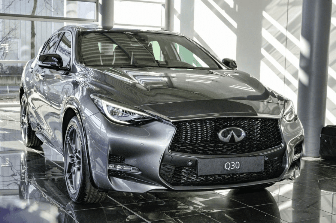 Infiniti Q30 1.6t DCT Sport Tech