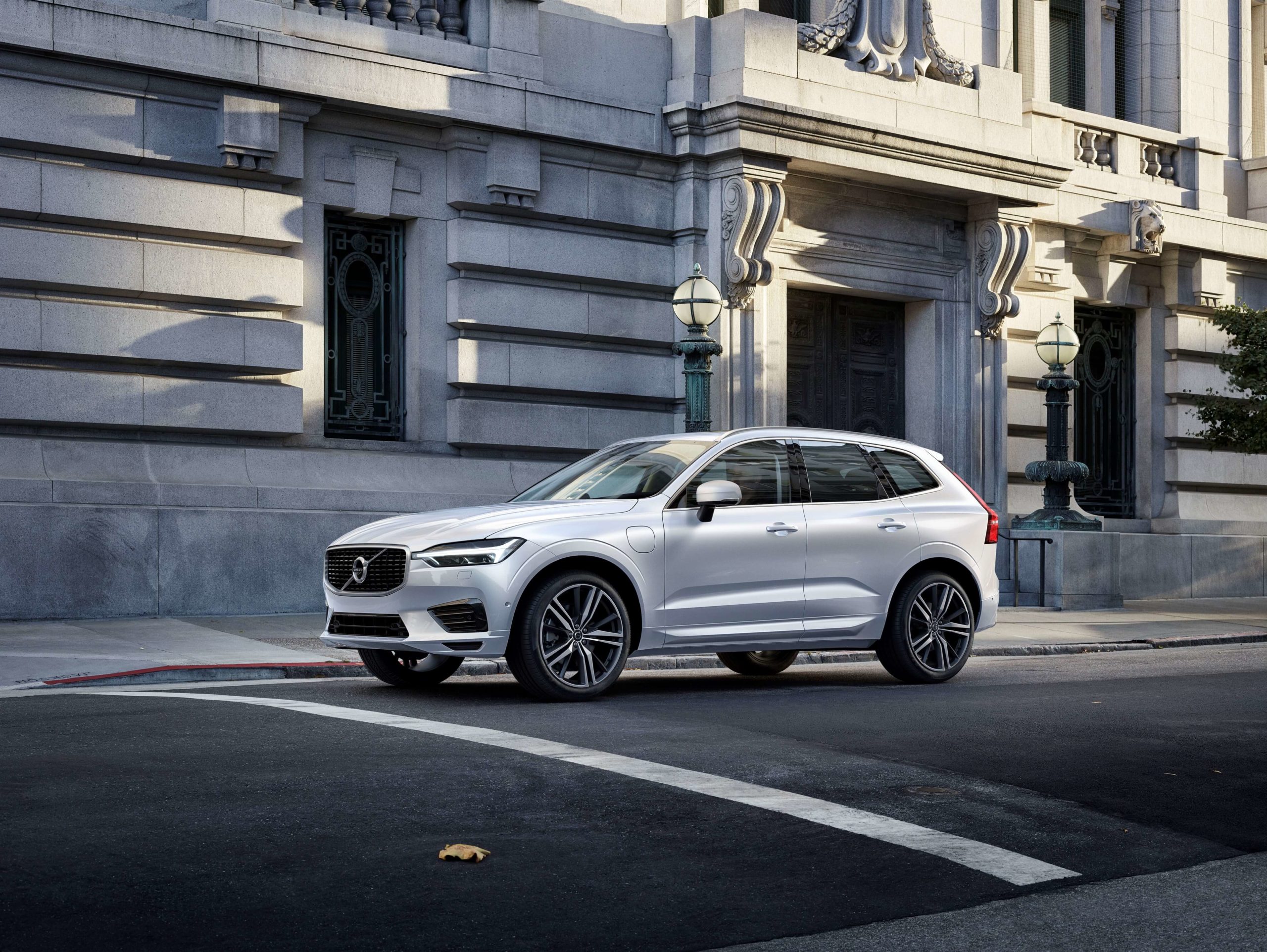 Volvo XC 60 B4 AWD Automatik R-Design