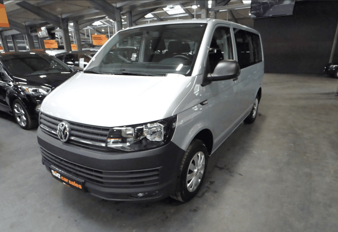 Volkswagen T6 2.0 TDI Caravelle DSG 9-Sitzer