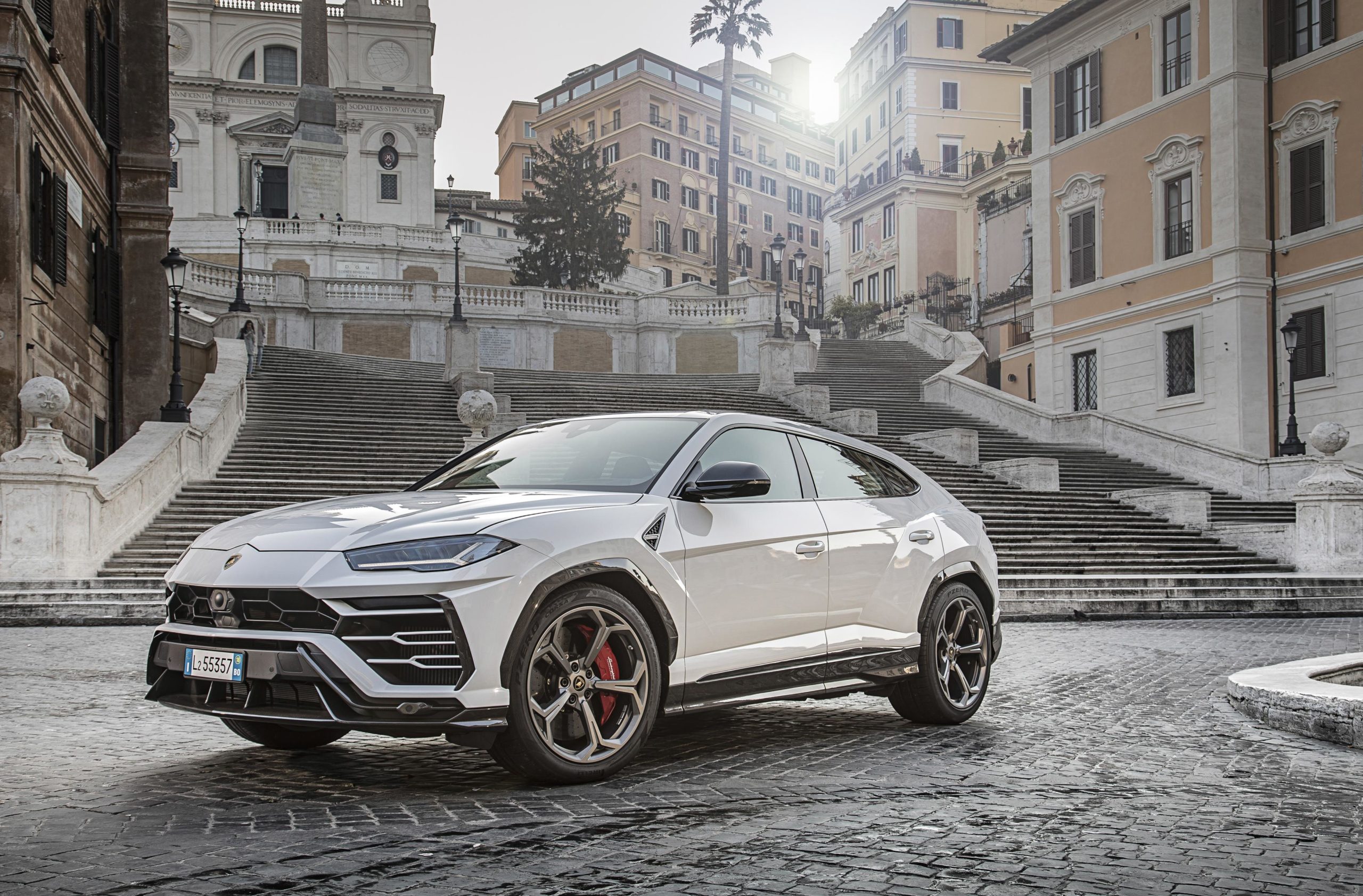 Lamborghini Urus Leasing für 1.720 (2.303,57) Euro im Monat netto