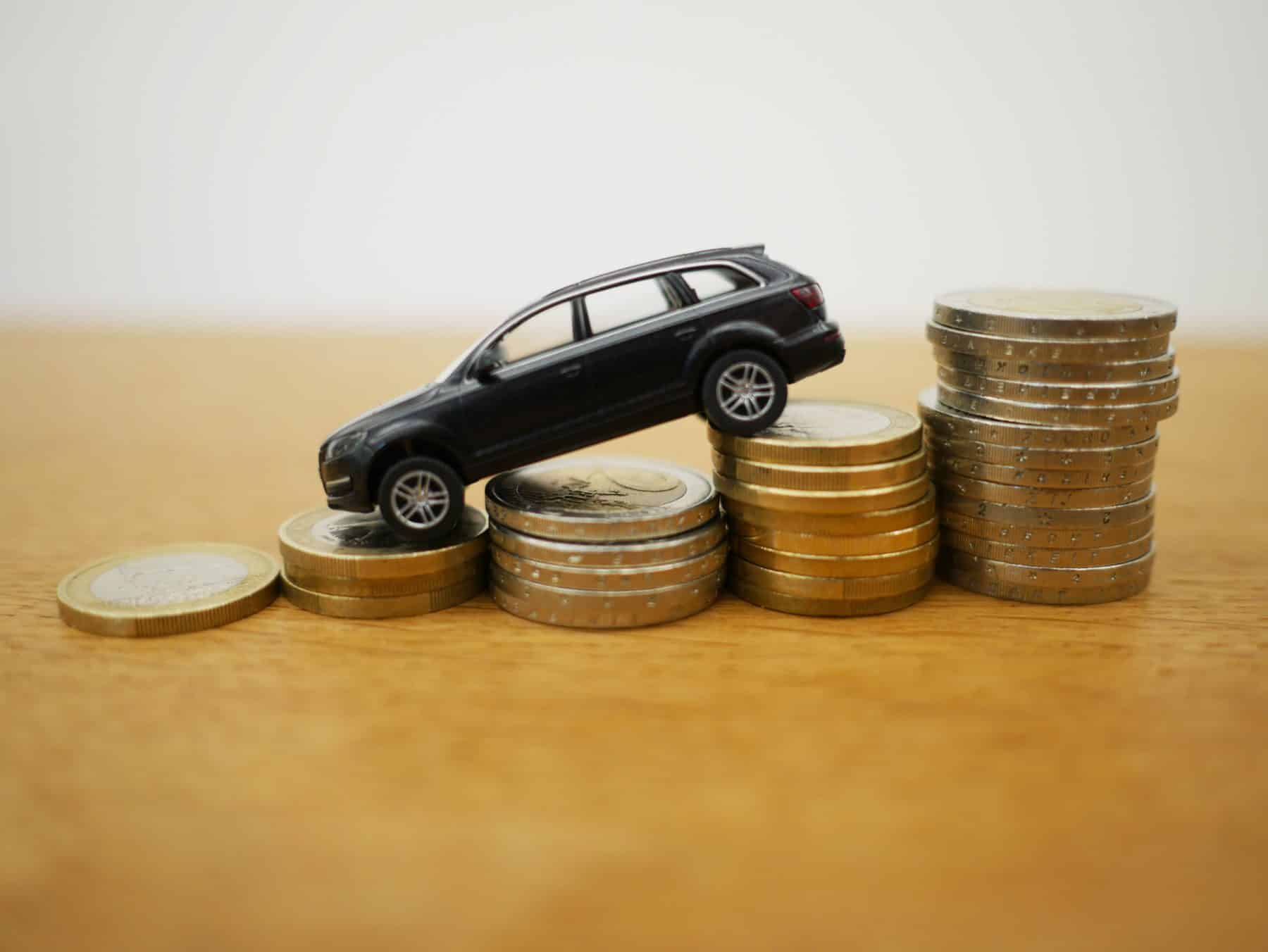 Auto auf Geldstücken