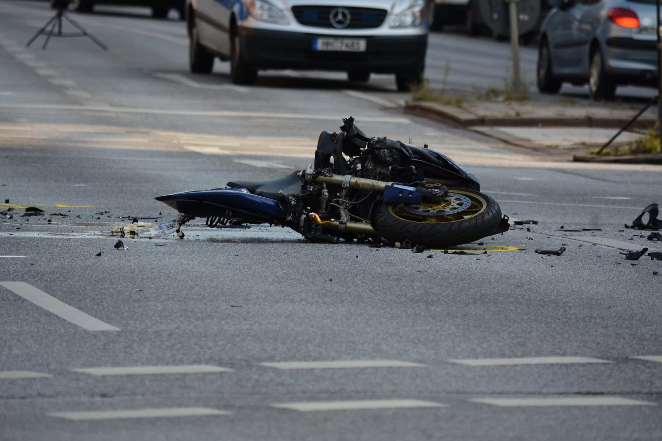 Motorrad Unfall auf der Straße