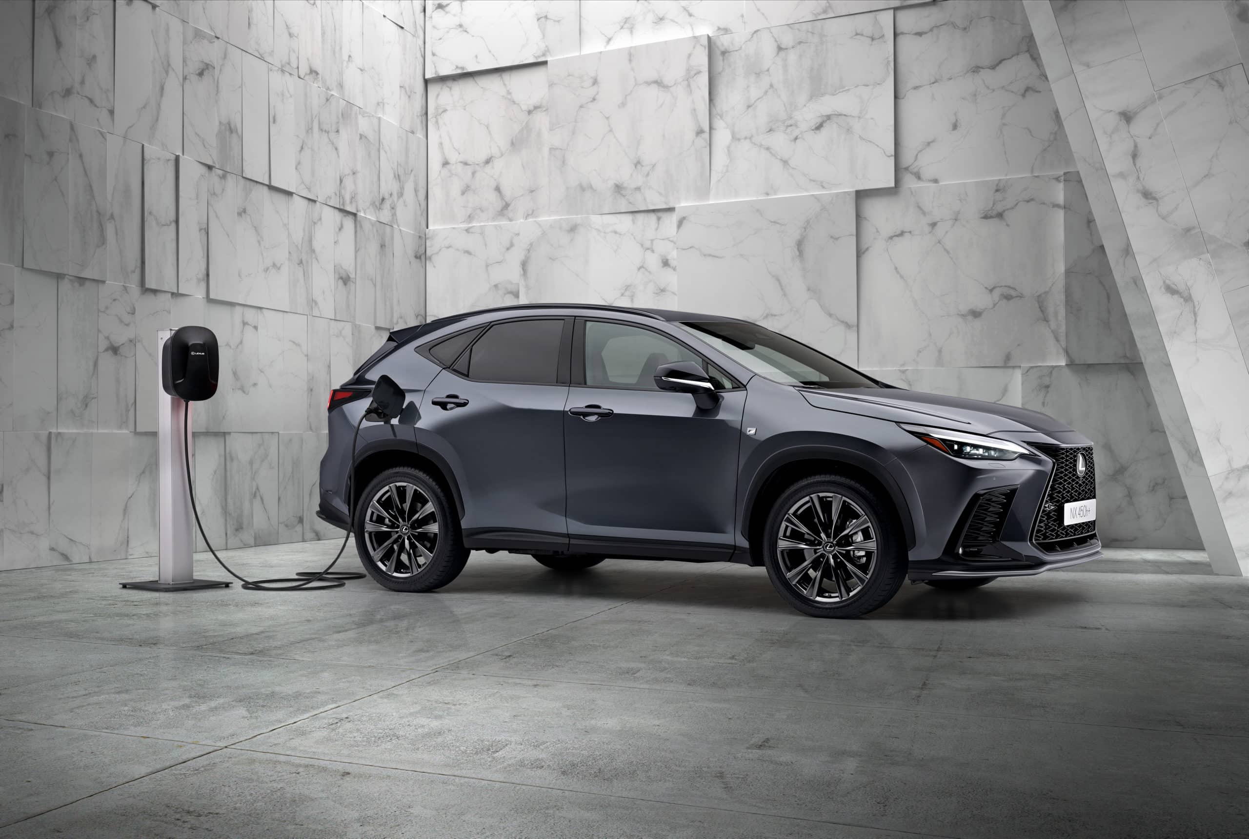 Lexus NX 450h+