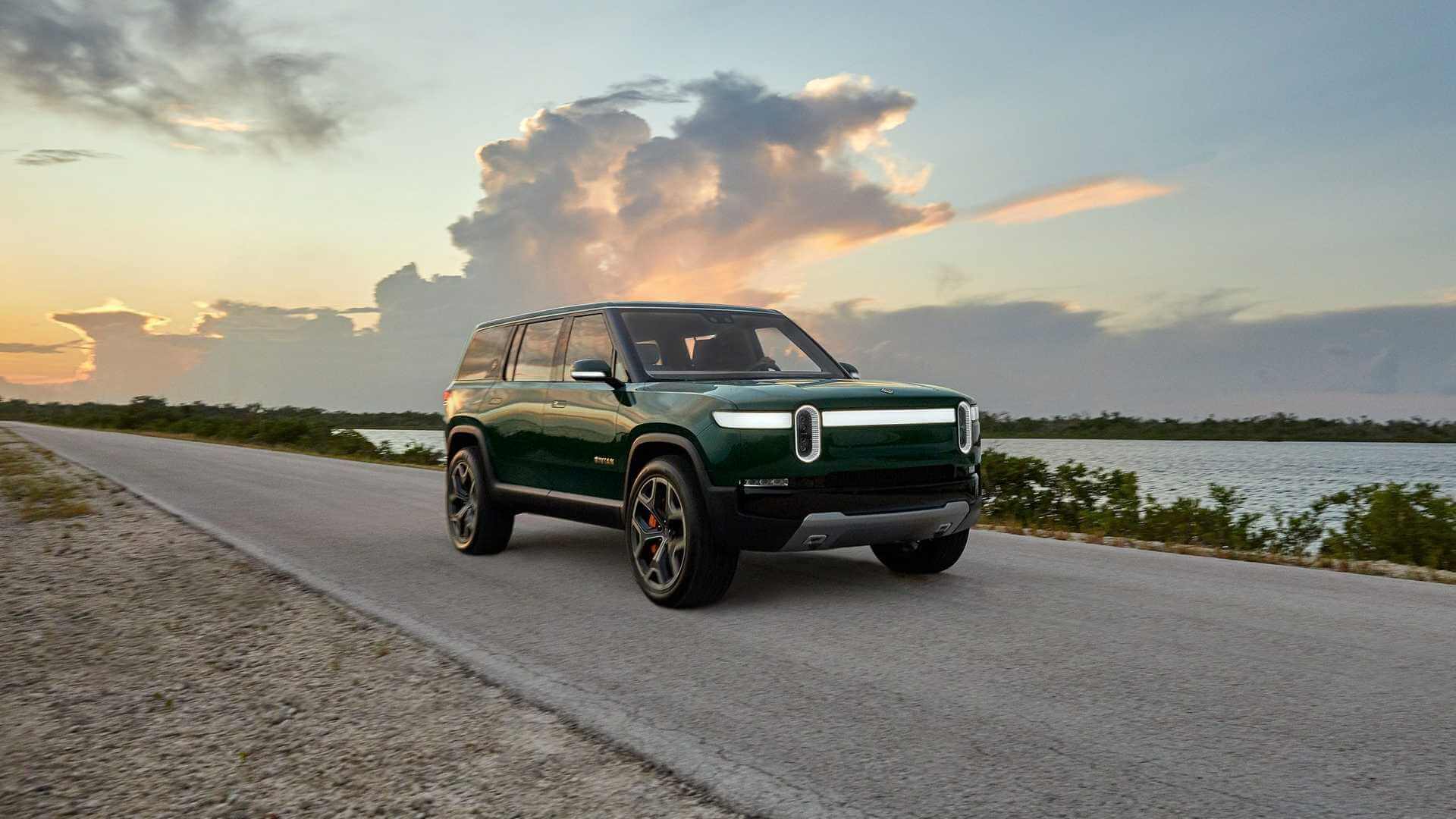 Rivian R1S