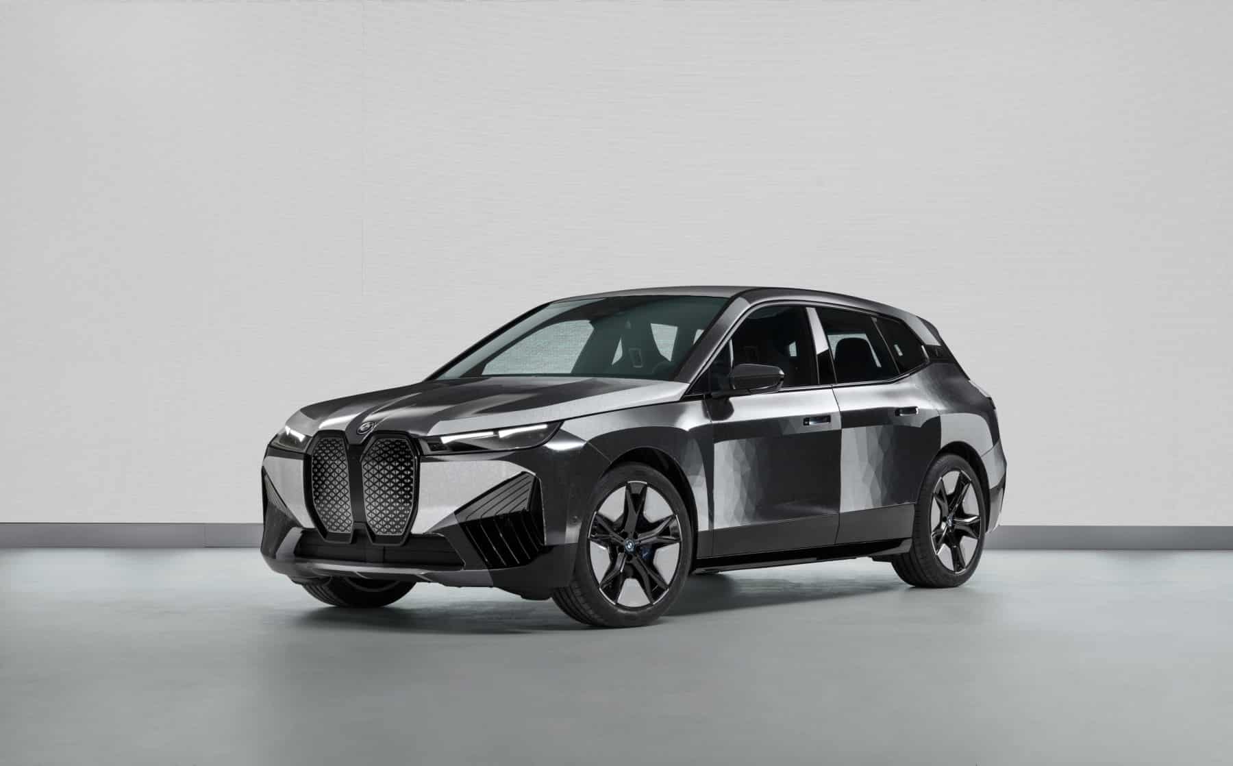 BMW iX Flow Featuring E Ink