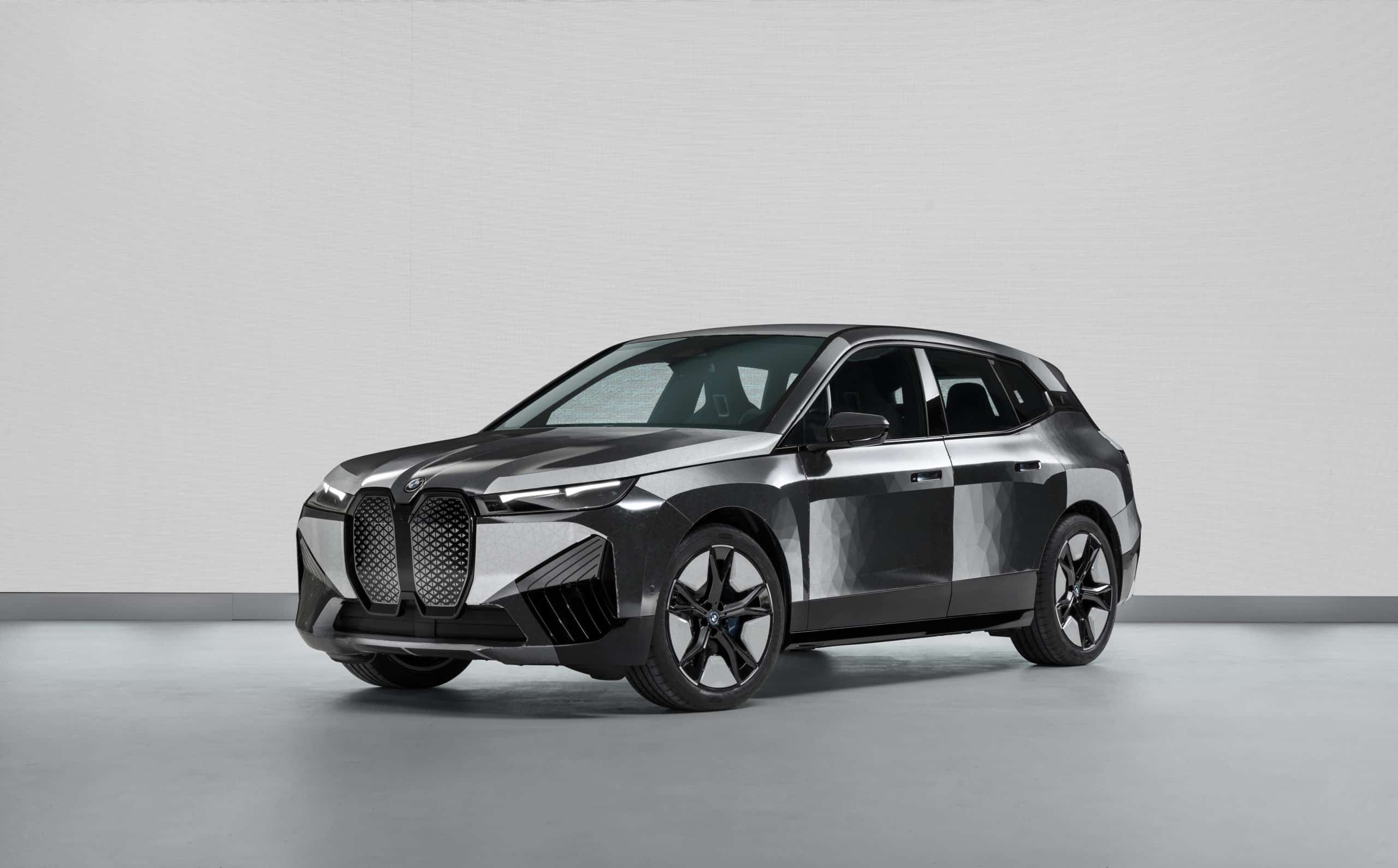 BMW iX Flow Featuring E Ink