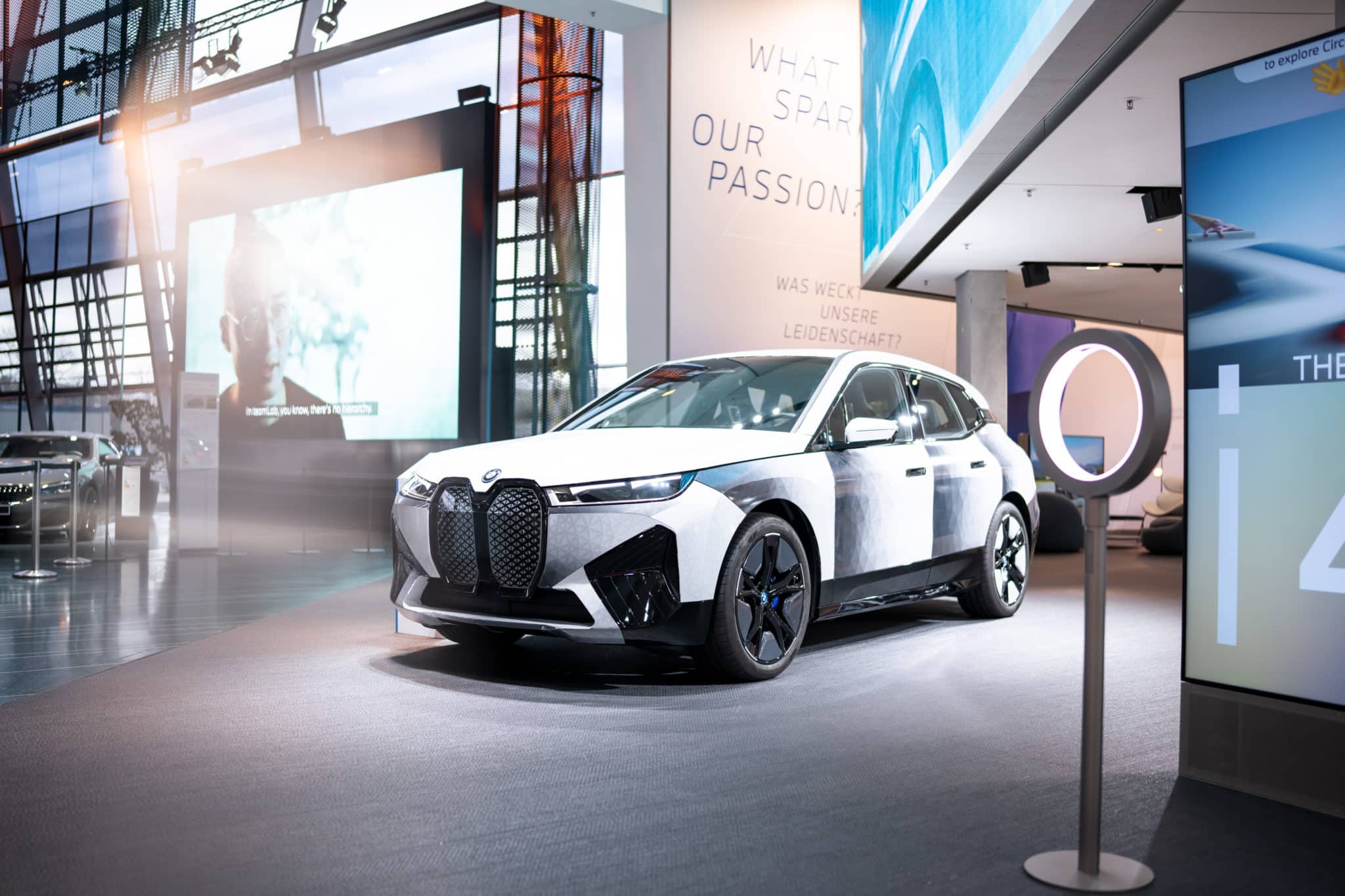 Von Las Vegas nach München: BMW iX Flow featuring E Ink ab sofort in ...