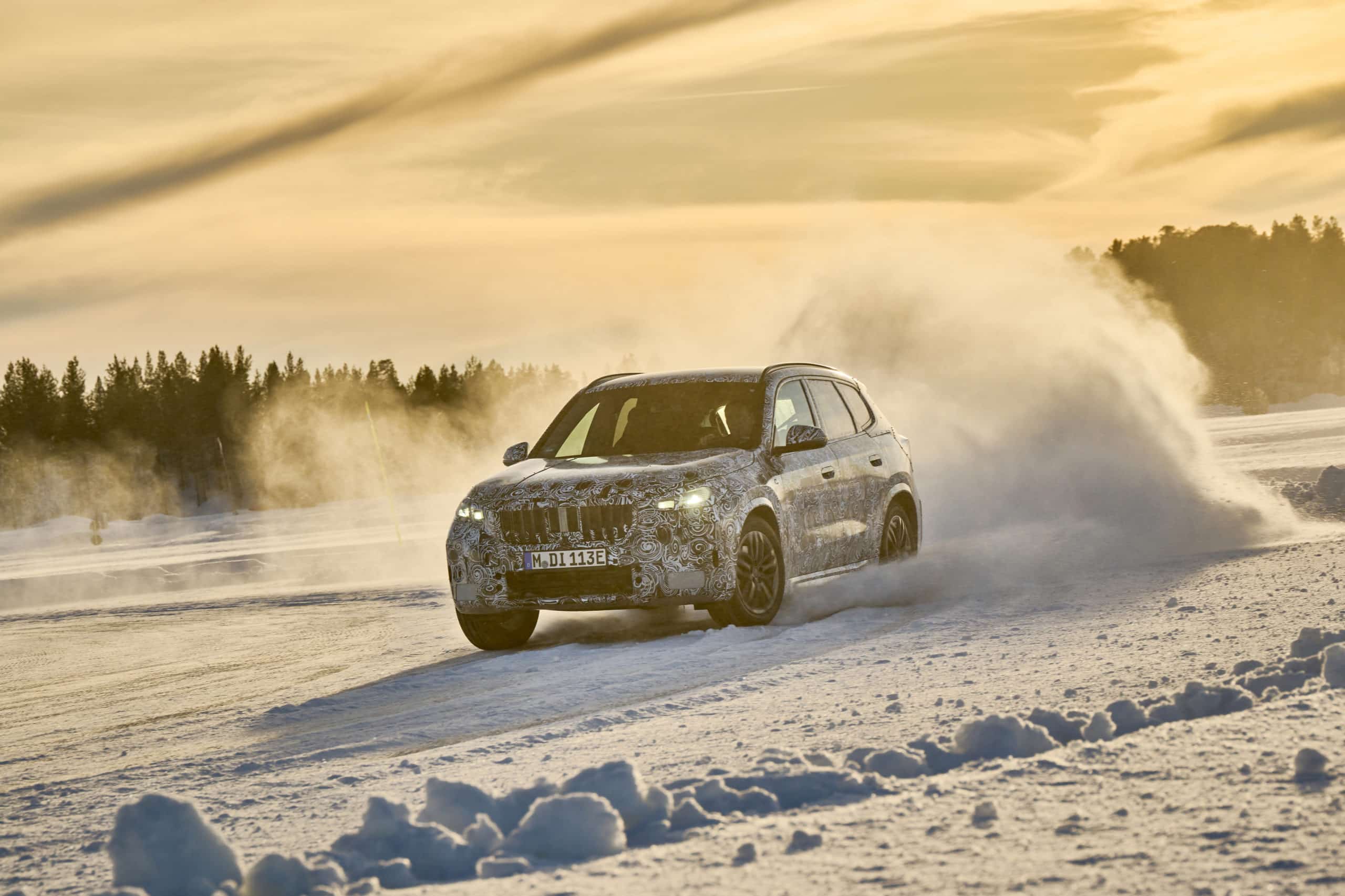 BMW iX1 in der Wintererprobung in Arjeplog