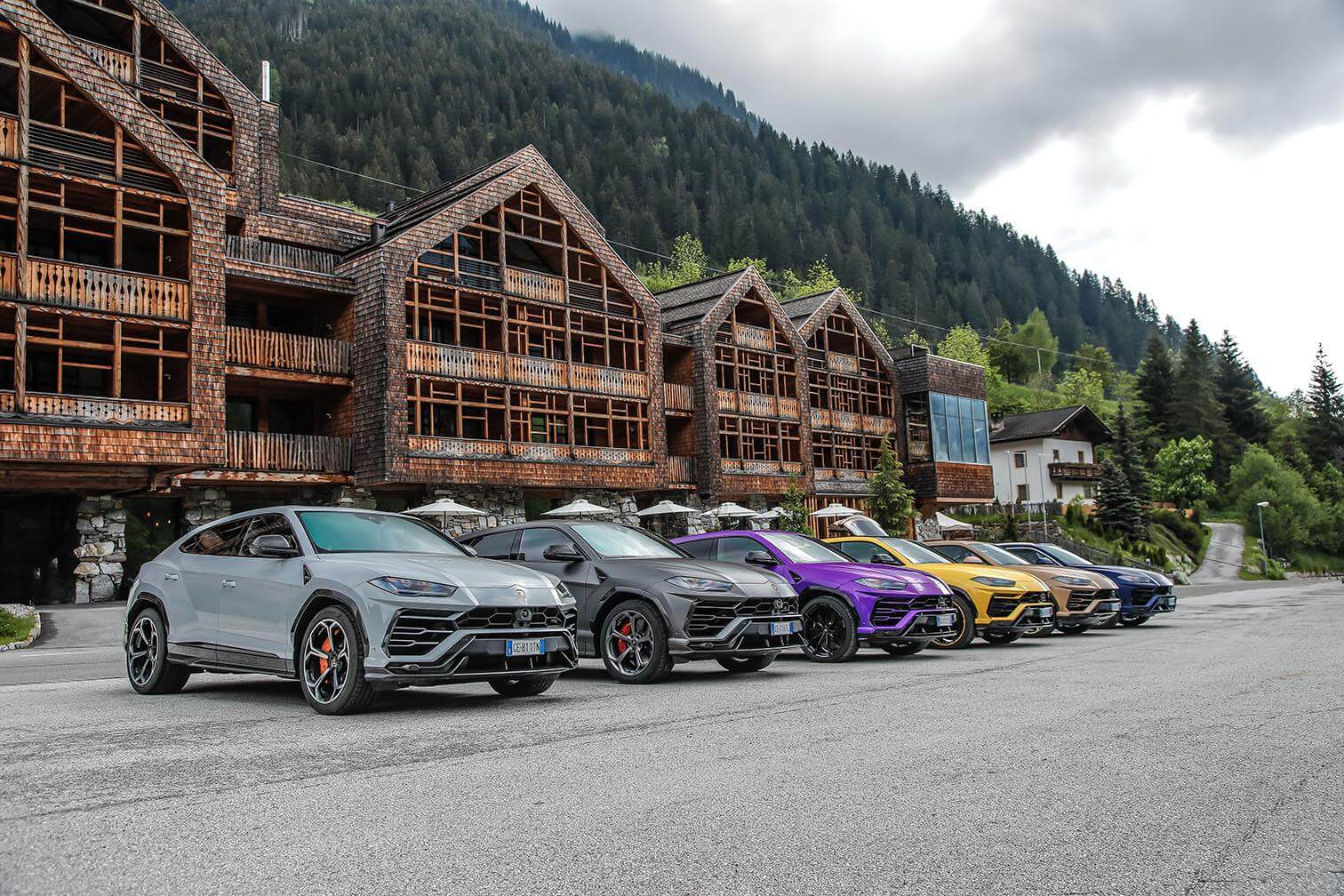 Lamborghini Urus in den Alpen