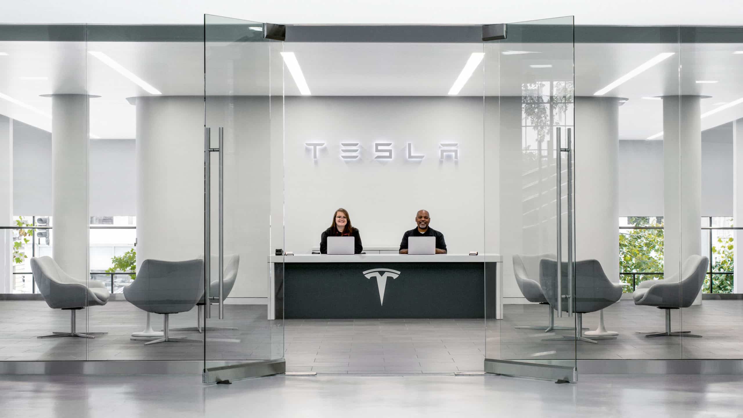 Tesla streicht Stellen