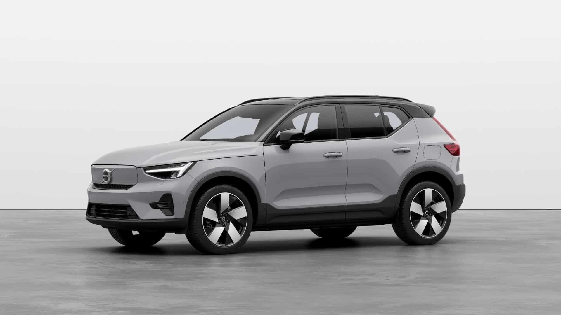 Recharging Volvo XC40 (2023)