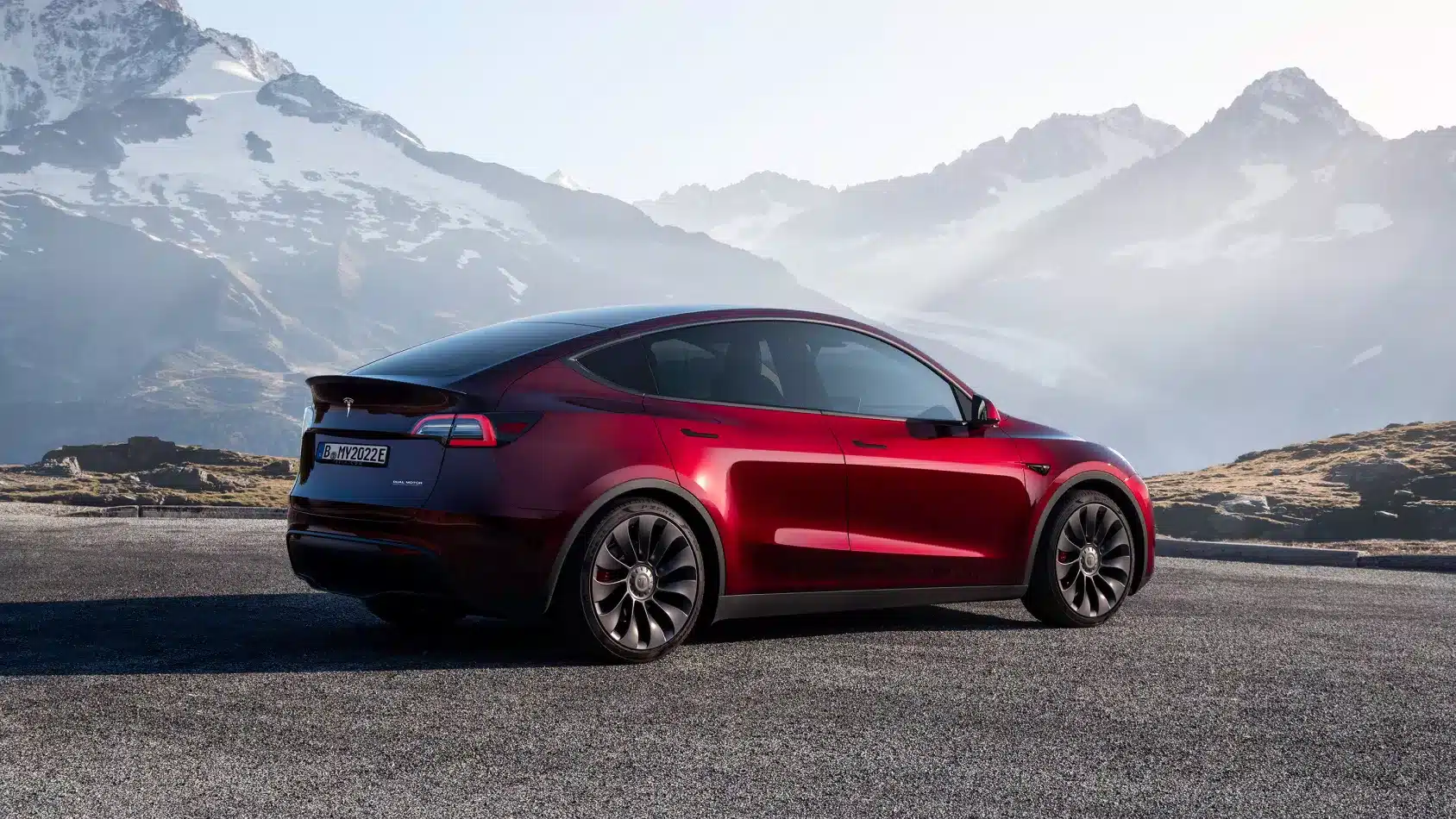 Beliebtes Elektroauto: Tesla Model Y in Midnight Cherry Red