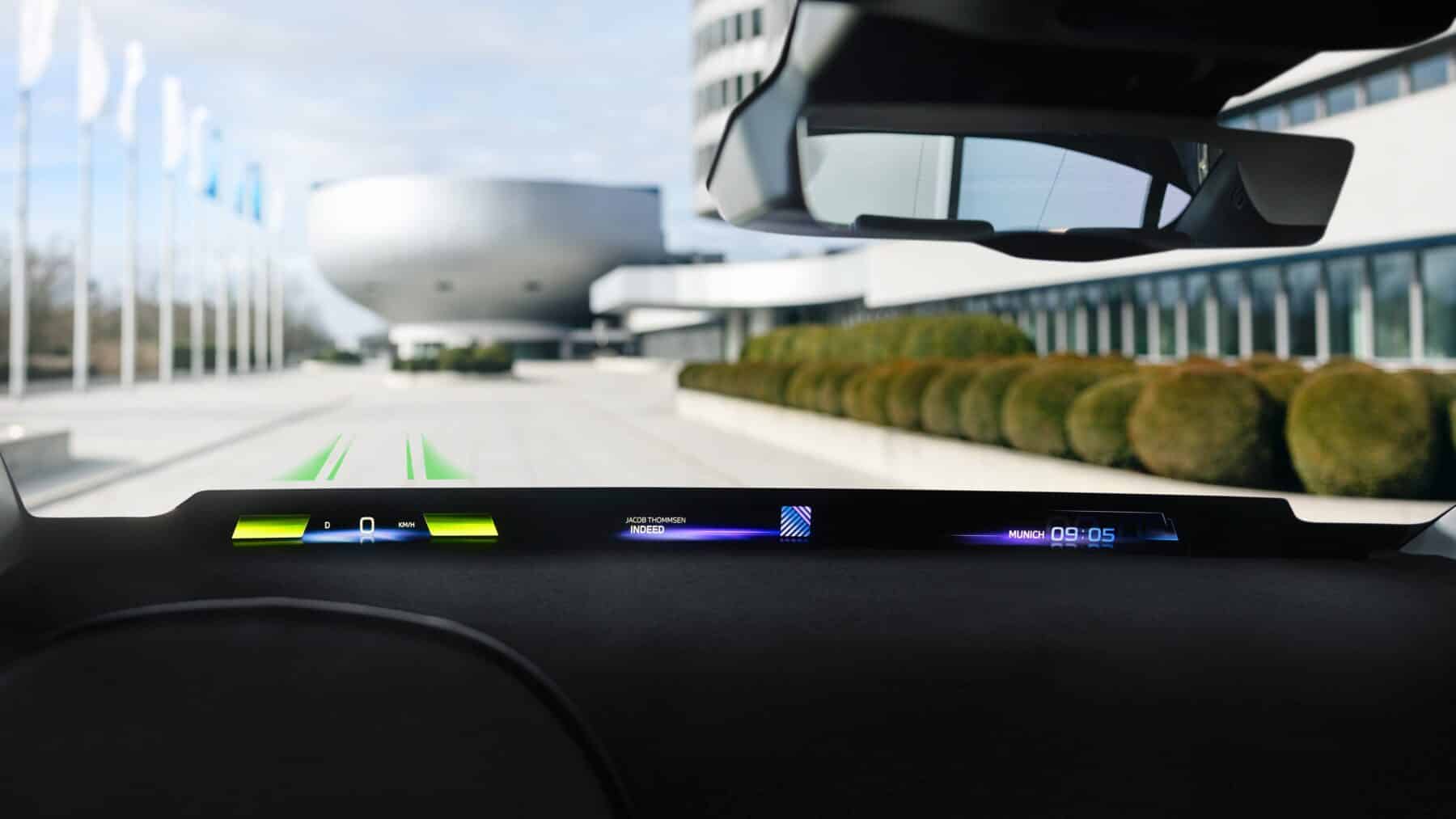 Mit Panoramic Vision erfindet BMW das Head-up-Display neu