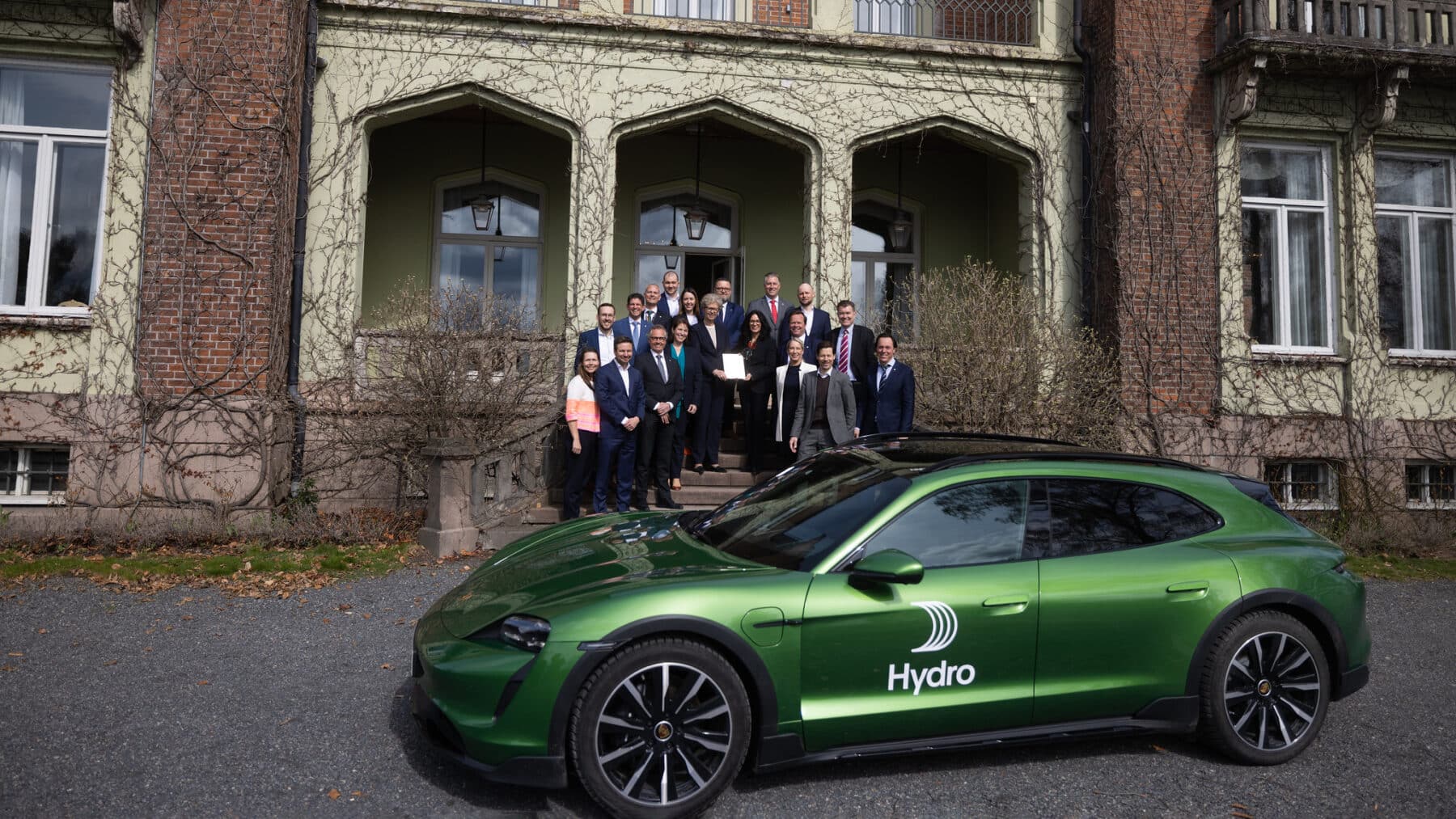 Porsche und Hydro unterzeichnen Absichtserklärung