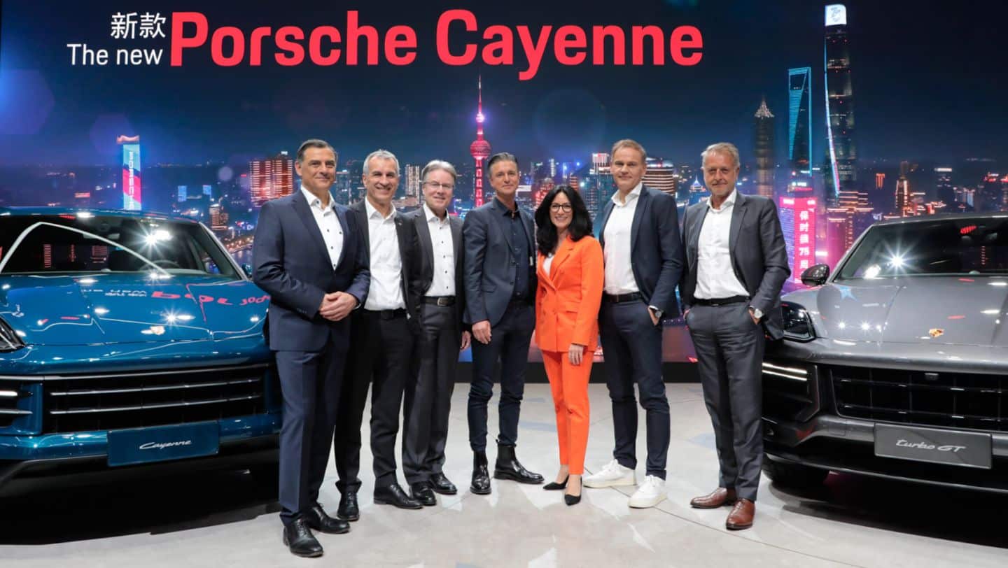 Porsche mit dem neuen Cayenne auf der Auto Shanghai 2023