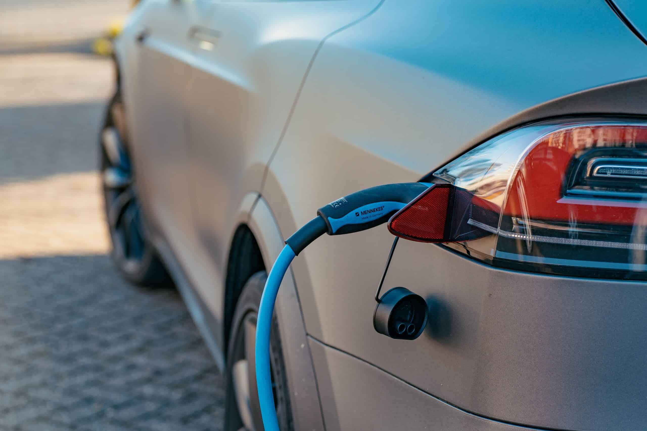 Nur-Tesla-nicht-E-Auto-Zulassungen-steigen-weiter