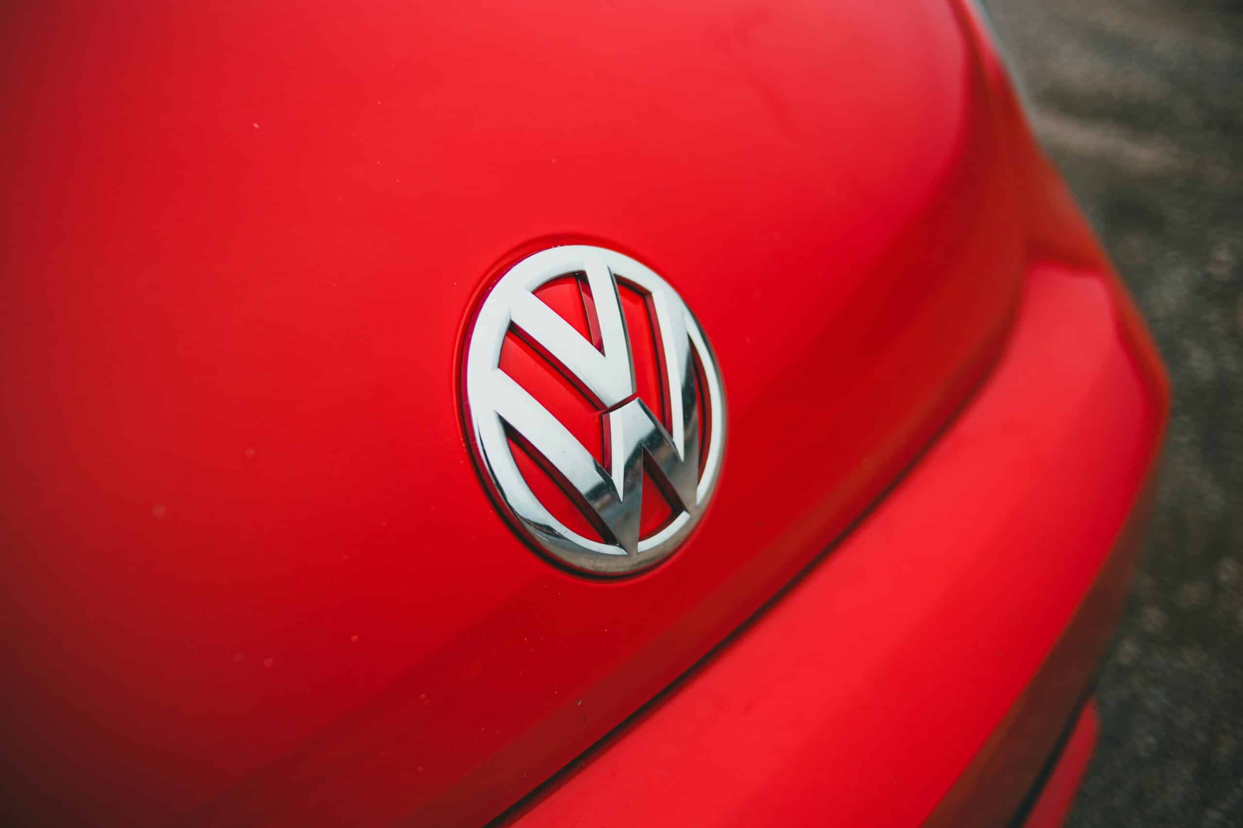 Protest-bei-VW-in-Osnabr-ck-Umweltaktivisten-warnen-vor-R-stungspl-nen