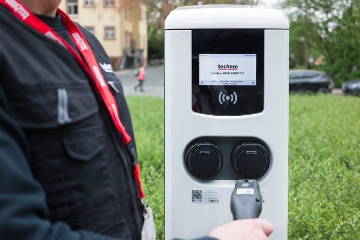 Mit-300-Lades-ulen-Bundesverwaltung-treibt-Elektromobilit-t-voran
