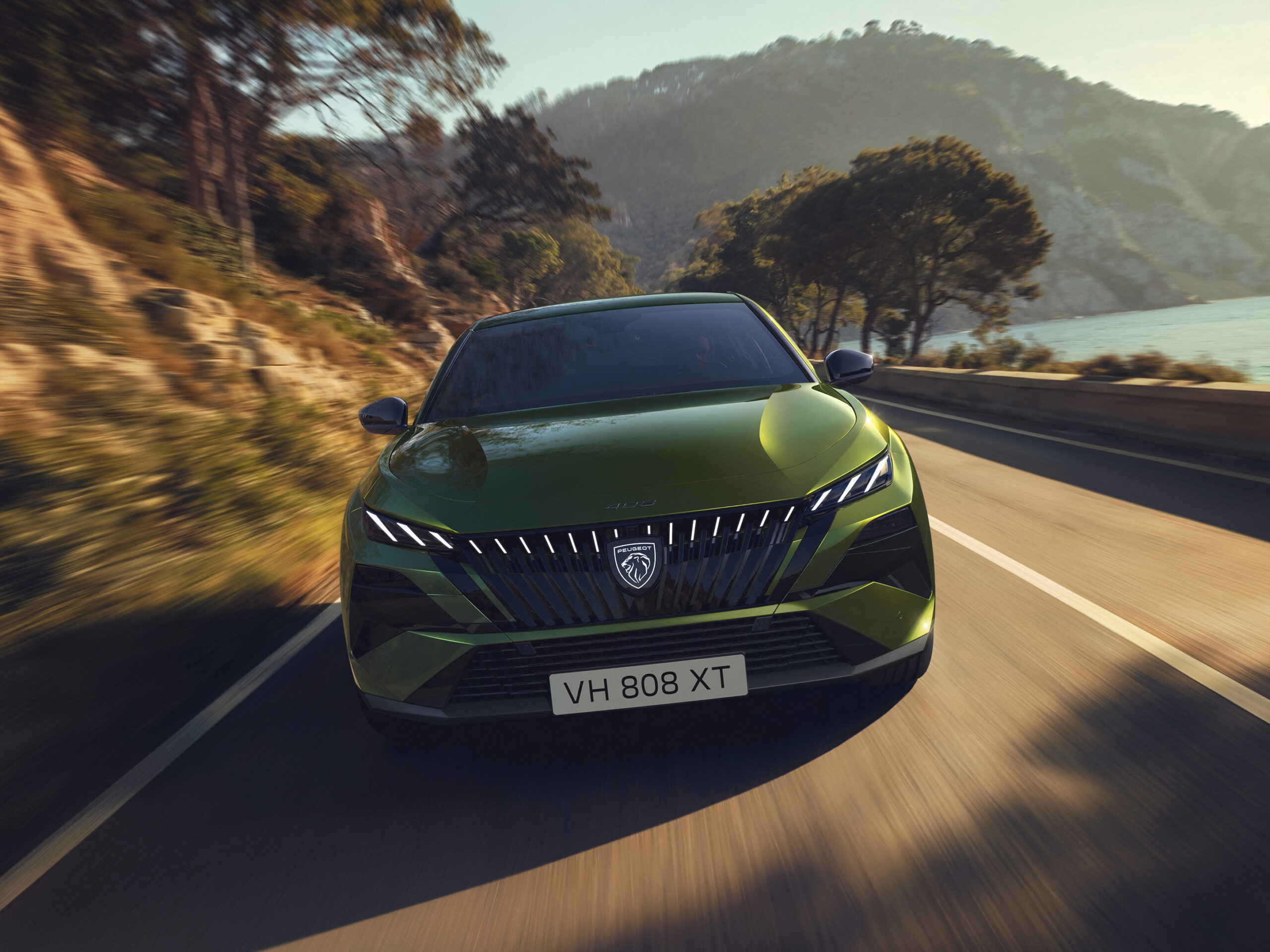 Der-neue-Peugeot-408-Fastback-begeistert-mit-Design-und-Technik