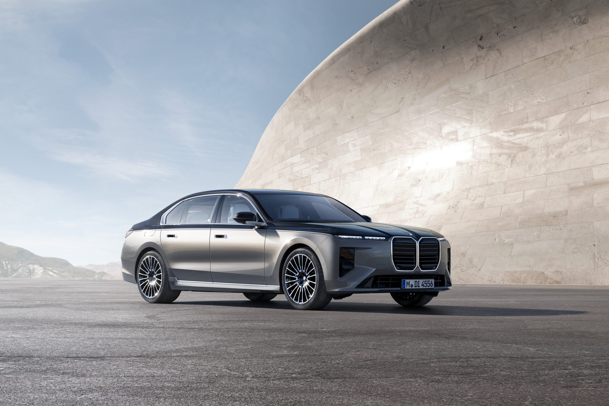 BMW i7